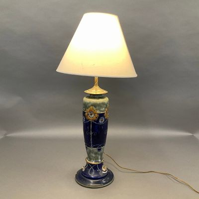 Royal Doulton Lambeth Stoneware Table Lamp with Wooden Base. This Royal Doulton stoneware vase 