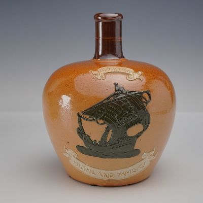 Doulton Lambeth Special Highland Whiskey Stoneware Jug 69180. A salt-glazed stoneware whiskey 