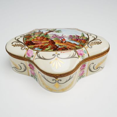 French Ferdinand Bing Successors Hand Painted Porcelain Trinket Box Signed Brummel. This French 
