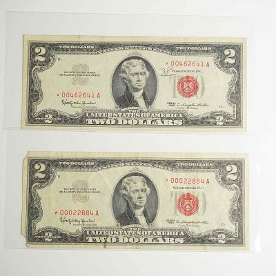 Two 1963 US Two Dollars Red Seal Star Notes. This lot consists of two United States Two Dollar 