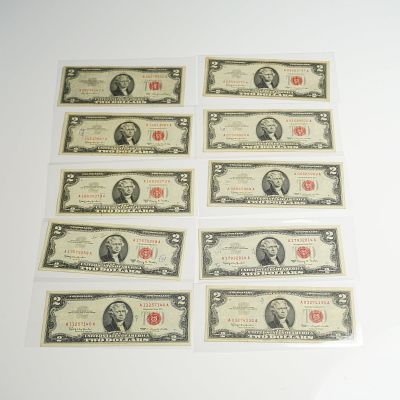 Ten 1953, 1963 & 1963A US Two Dollars Red Seal Notes. This 10pc lot contains ten US 2$ Red Seal 