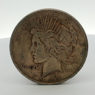 US 1922 Peace Silver Dollar. This US 1922 Peace silver dollar was struck at the Philadelphia 