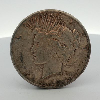 US 1922 Peace Silver Dollar, Philadelphia Mint. This US Peace dollar is a 1922 