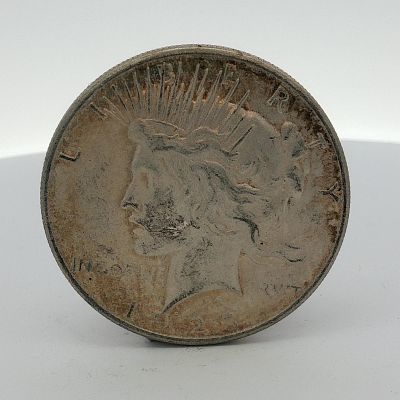 US 1923 Silver Peace Dollar. This US 1923 Peace Dollar is struck in 0.900 fine silver. The 