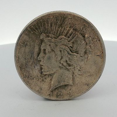 US 192x Peace Silver Dollar. A US Peace dollar coin (KM# 150) struck in .900 fine silver. The 