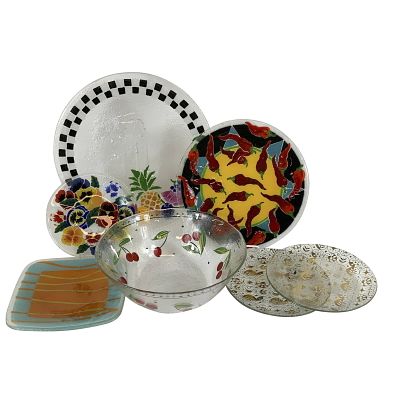 7 Fused Art Glass Plates and Bowl Including Peggy Karr and Georges Briard. This collection of 