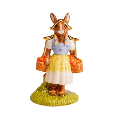 Royal Doulton, Dutch Special Gold Bunnykins Figurine DB274. This Royal Doulton Bunnykins limited 
