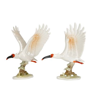 A Pair of Wedgwood Japanese Crested Ibis Porcelain Figurines. A pair of glazed porcelain 