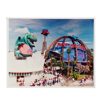 Original Walt Disney World Planet Hollywood Press Photograph. This 1995 press photo features the 