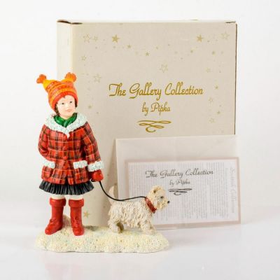 Pipka 2001 The Gallery Collection Figurine, Wee Lass. Scottish Collection. Figurine of a young 