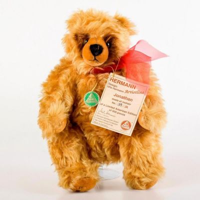 Limited Edition Hermann Teddy Bear, Jonathan. Golden mohair, fully jointed, red ribbon. Hermann 