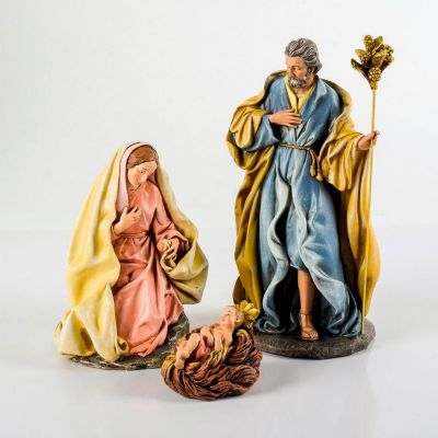 Metropolitan Museum Creche Set, Nativity Scene. Comes with backdrop of deteriorated building and 