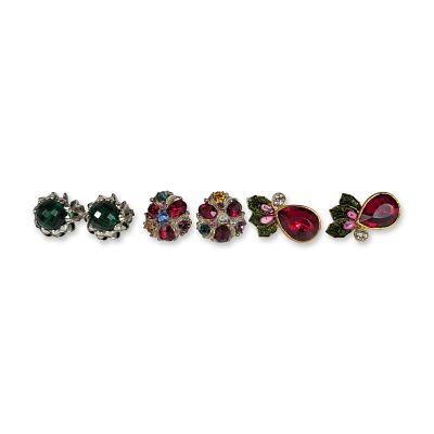 3 pairs of Vintage Jewelry Earrings. An assortment of three pairs of vintage costume jewelry 