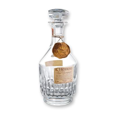 Hennessy Cognac Baccarat Crystal Centerbury Decanter. This crystal decanter in the Canterbury 