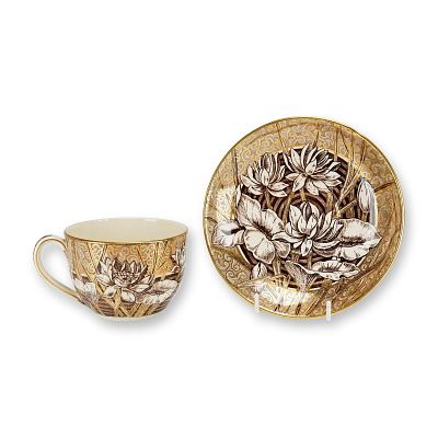 2pc Wedgwood Aesthetic Movement Lilly Pattern Cup and Saucer. This creamware cup and saucer set 