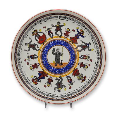 Wedgwood Pearl Binder The Pearly Kings and Queens of London Plate. A decorative fine earthenware 
