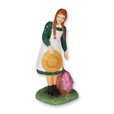 Royal Doulton Figurine, Anne Arrives at Green Gables HN5225. Royal Doulton figurine Anne Arrives 