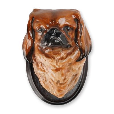 Royal Doulton Wall Mounts, Pekinese Mounted SK31. Glazed ceramic wall plaque depicting the head 