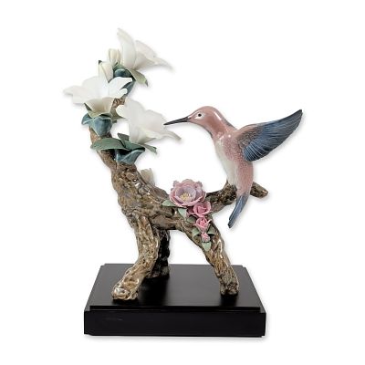 Lladro Limited Edition Privilege Gold Figurine, Hummingbird 1008117. Issued in 2005 as an 