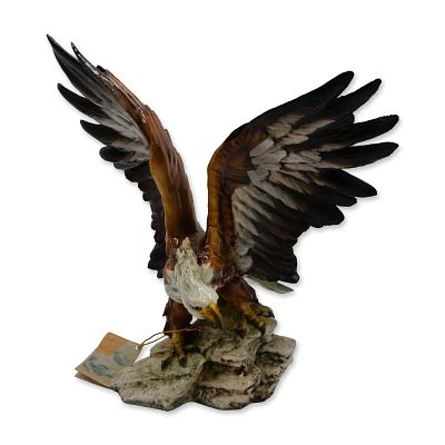 Tay, Giuseppe Tagliariol, Italy Porcelain Eagle Sculpture, 1985. Tay, Giuseppe Tagliariol, Italy 