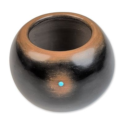 Cavan "Eagle Tail" Gonzales (Native American, b. 1970) San Ildefonso Blackware Pottery Seed Jar. 
