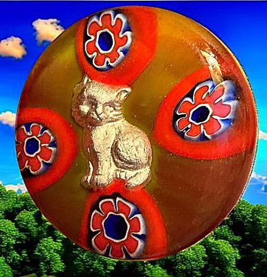A DIVISION THREE PICTORIAL CAT BUTTON. 1 Large 20th C. Sulphide Paperweight glass by Theresea 