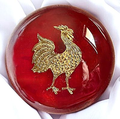 A DIVISION THREE STUDIO GLASS BUTTON. 1 Medium size late 20th C. Paperweight example by John 