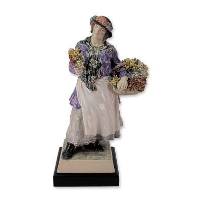 Charles Vyse Chelsea Pottery Figurine, Chrysanthemums. English hand-painted glazed ceramic 