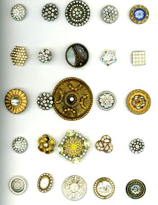 A CARD OF DIVISION 1 AND 3 GLASS AND OR PASTES IN METAL. 25 Med/Large/Ex-Large 19th-20th century 