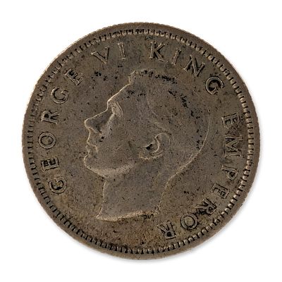1940 New Zealand George VI Six Pence Silver Coin. 1940 New Zealand sixpence composed of .500 