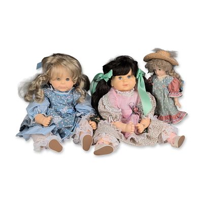 3pc Robin Woods Dolls. Group of three dolls comprising two vinyl and cloth dolls and one smaller 
