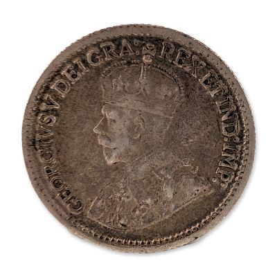 1915 Canada George V Small Five Cents Silver Coin. Canadian George V era five-cent coin, dated 