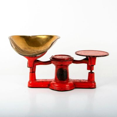 Howe Co. Rutland Red Balance Candy Scale Cast Iron. Cute and heavy scale painted red, embossed 