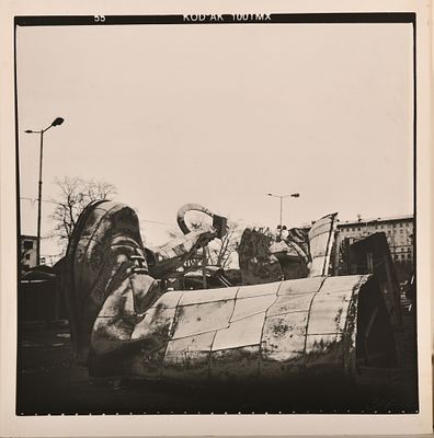 Фотогр. Ляшко Александр. Нога рабочего – скульптура Мухиной "Рабочий и колхозница". Фото. 