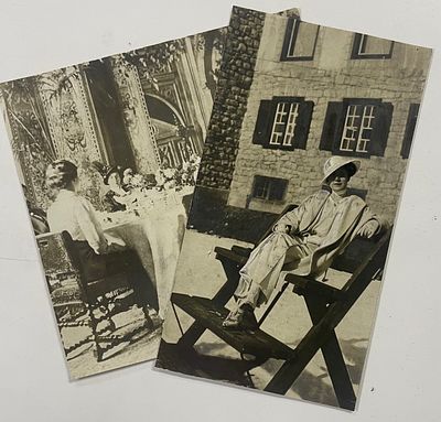 [Составной лот] Наталья Брасова на скамье. / Групповое фото с Натальей Брасовой за столом. Нач. 