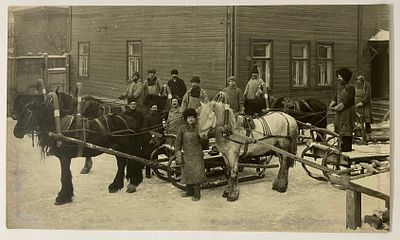 Фото. Извозчики. Нач. ХХ в. Размер: 12,8 х 22 см. Фото в хорошем состоянии.