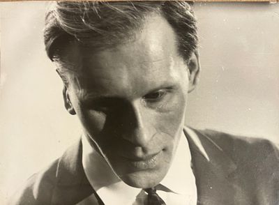 Фотогр. Янушковская Н. А. Портрет Олега Протопопова. 1957 г. Фото. Размер: 16,5 х 23 см.
. Фото 