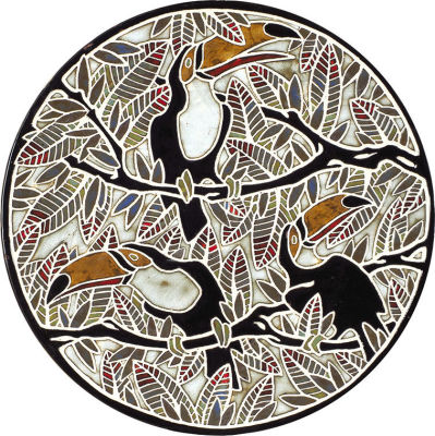 Прокипчук Андрей, Масликова Юлия. Тарелка &laquo;Туканы&raquo;. 2019. Фаянс, глазурь 