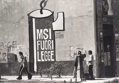 [Фотоагентство Magnum Photos] Фотография: Пьяцца делла Ветра в Милане / фот. Корнелл 