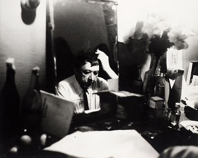 Фотография: Юрий Никулин в грим-уборной Ленинградского цирка на Фонтанке / фот. 