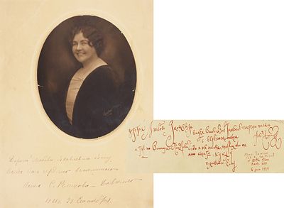 [Автографы Алексея Ремизова и Серафимы Довгелло-Ремизовой] Фотопортрет супруги писателя 