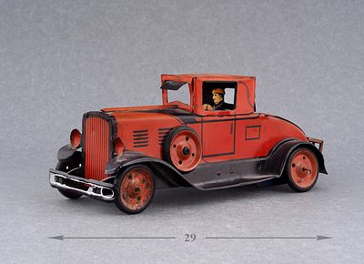 Заводной красный пожарный автомобиль Cadillac coupe фирмы Marx toys. США, 1933-1937 . Заводн 