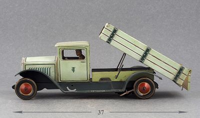 Заводной грузовик с откидывающимся кузовом фирмы Tipp &amp; Co. Германия, 19. Заводной 