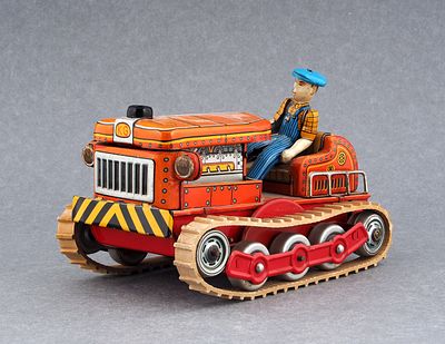 Трактор на батарейках фирмы Modern Toys. Япония, 1960-1970-е. Трактор на батарейках фирмы 