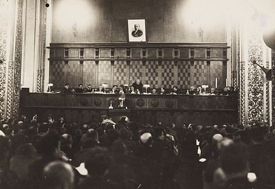 Фотография: На собрании / фот. Н. Петров. 1930-е. Фотография: На собрании / фот. 