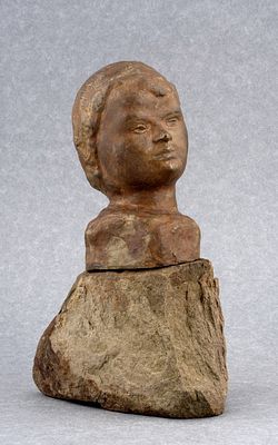 Скульптурный бюст &laquo;Портрет сестры&raquo;. Автор Меер Айзенштадт. На оригинальном 