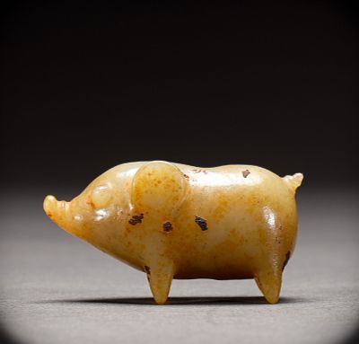 Hetian Yuzhu before the Ming Dynasty. Height: 3.2cm, Width: 5.8cm, Weight: 59g