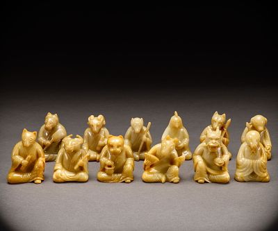 Hotan Jade Zodiac of the Qing Dynasty. Height: 9.5cm, Width: 5cm, Weight: 2610g