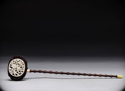 Qing Dynasty Purple Sandalwood Embedded with Jade Ruyi. Length: 35cm, Width: 8cm, Weight: 55g