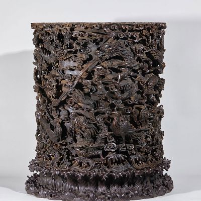 Qing Dynasty agarwood dragon pattern relief painting bucket. Height: 66 cm, Width: 54 cm
